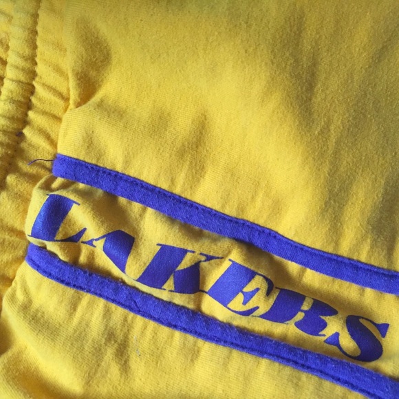 Lakers short shorts - Picture 3 of 5
